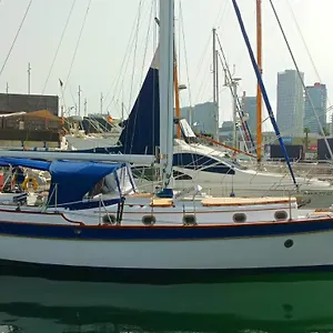 Spacious And Cozy Caribbean Boat In Barcelona With Tour Option Hotel en barco Sant Adrià de Besòs